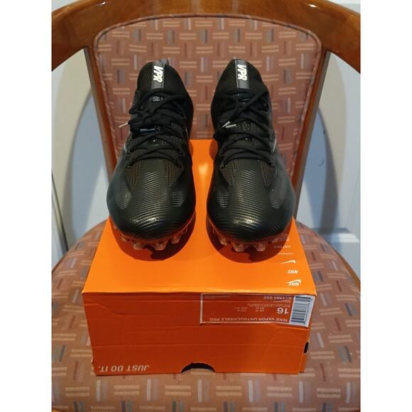 New Men's 16 Nike Vapor Untouchable Pro Black Metallic Gray Color Cleats - Picture 1 of 9